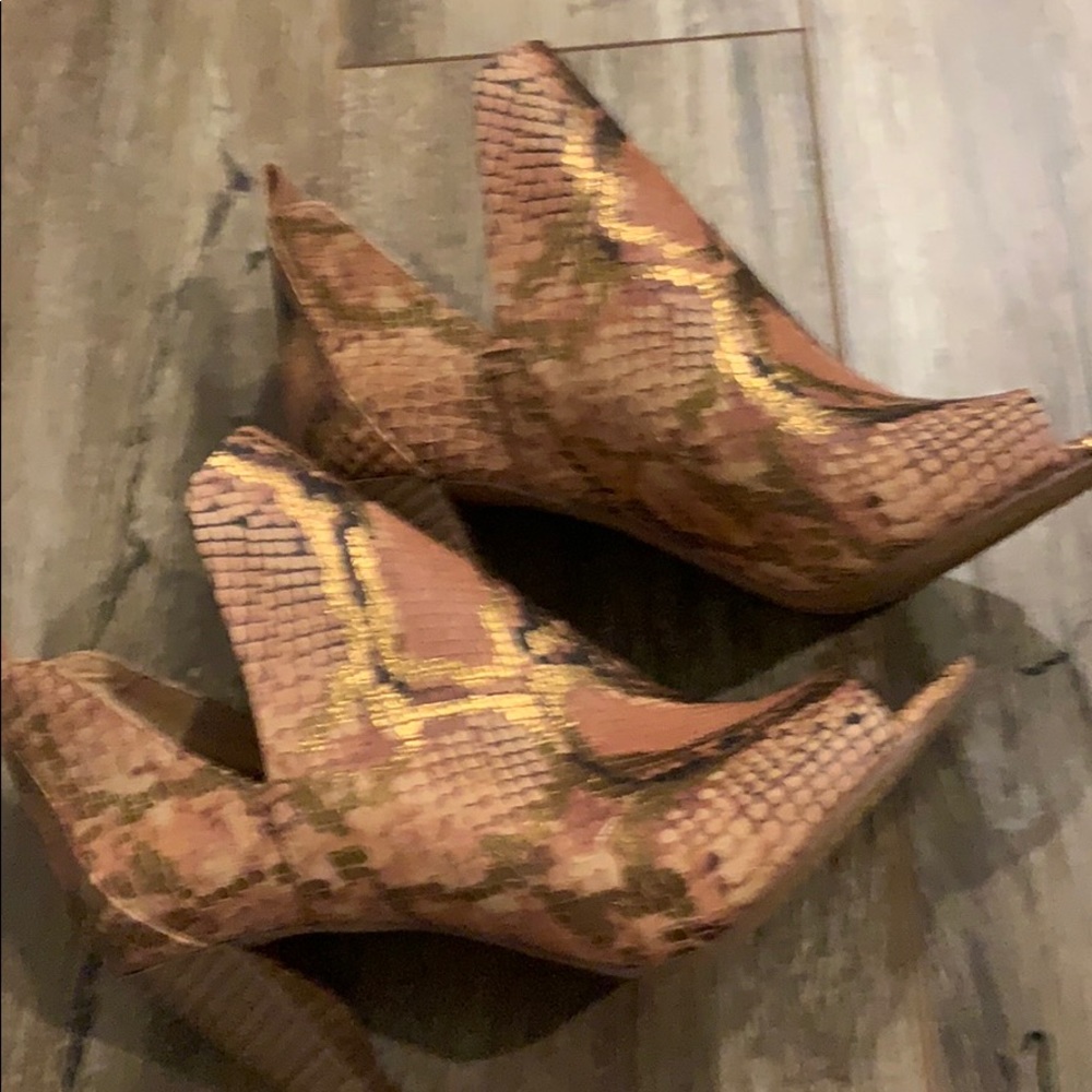 Snakeskin peep toe booties - Picture 6 of 8